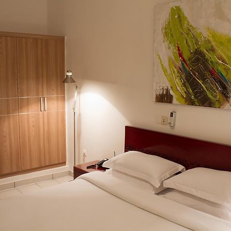 Hotel le Vaisseau Abidjan Extérieur photo