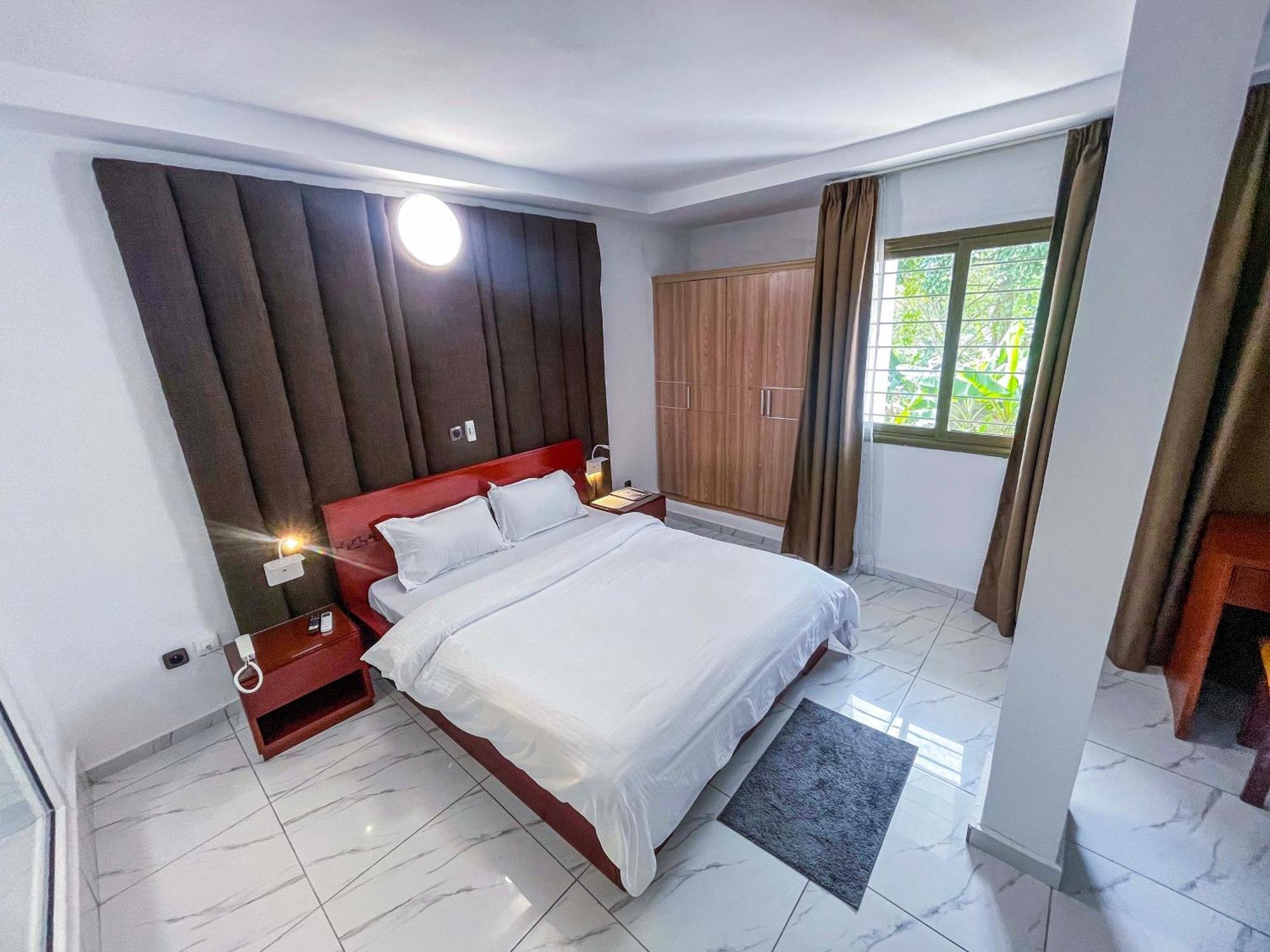 Hotel le Vaisseau Abidjan Extérieur photo