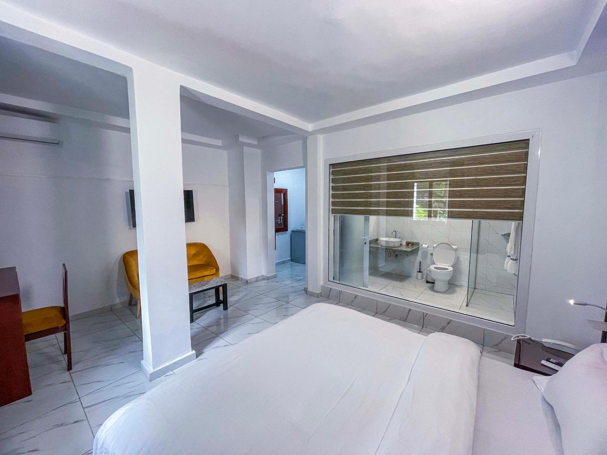 Hotel le Vaisseau Abidjan Extérieur photo