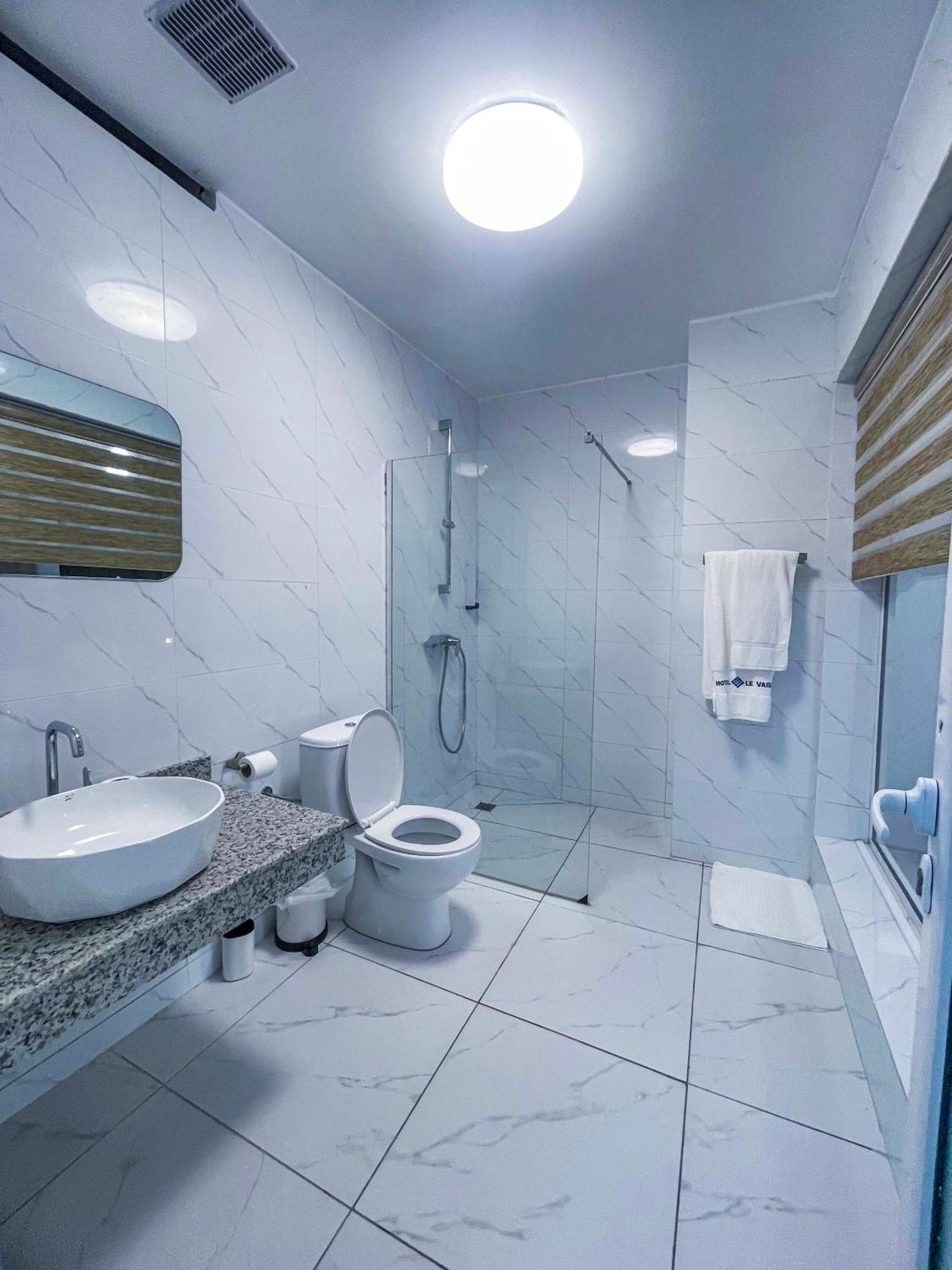 Hotel le Vaisseau Abidjan Extérieur photo