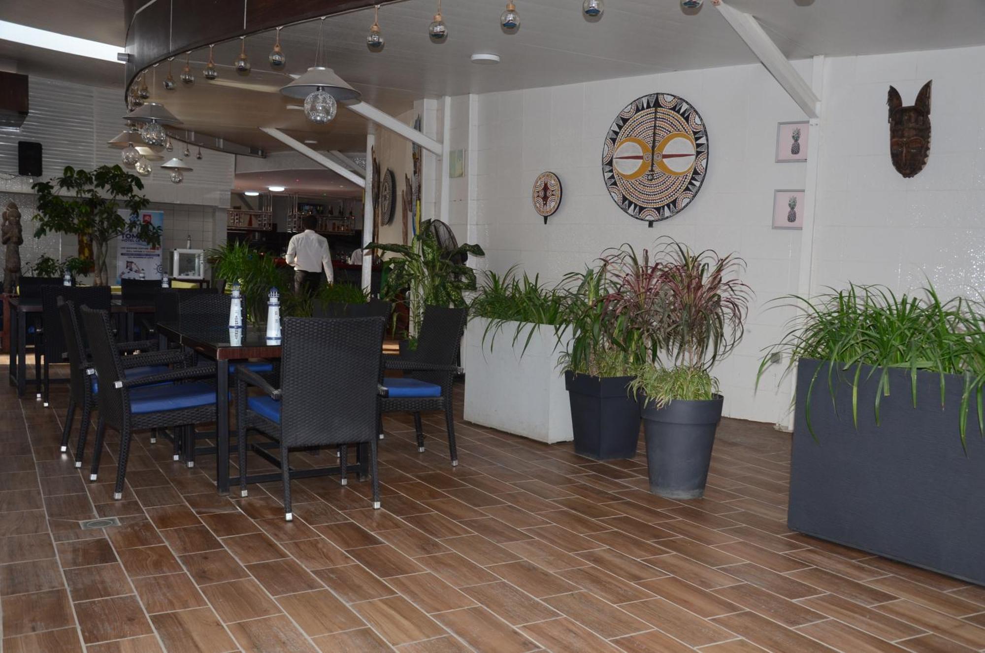 Hotel le Vaisseau Abidjan Extérieur photo