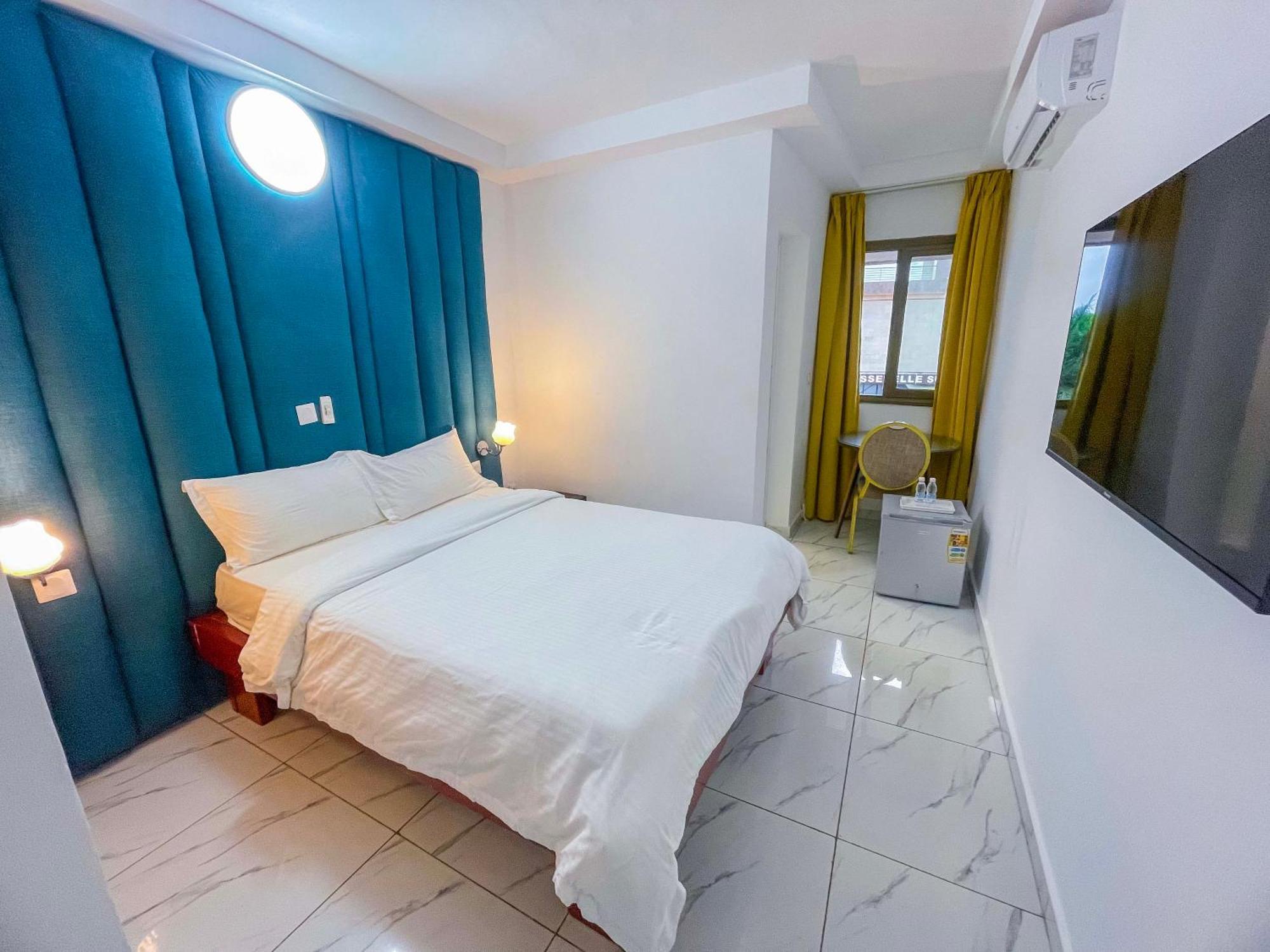 Hotel le Vaisseau Abidjan Extérieur photo