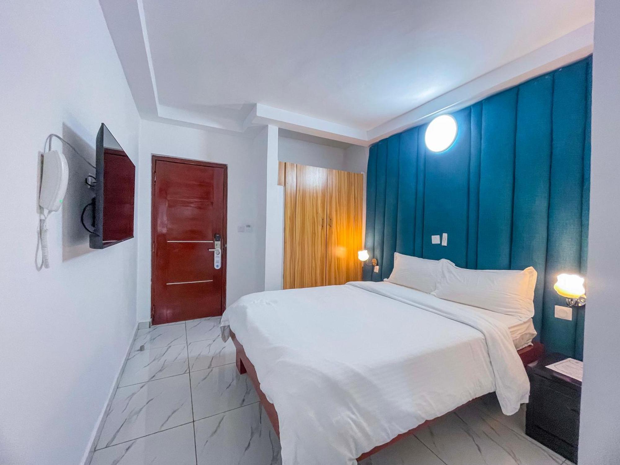 Hotel le Vaisseau Abidjan Extérieur photo
