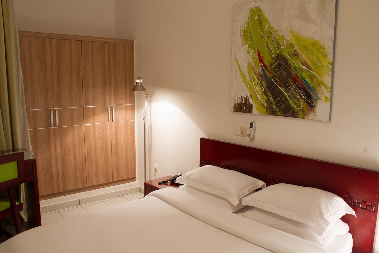 Hotel le Vaisseau Abidjan Extérieur photo