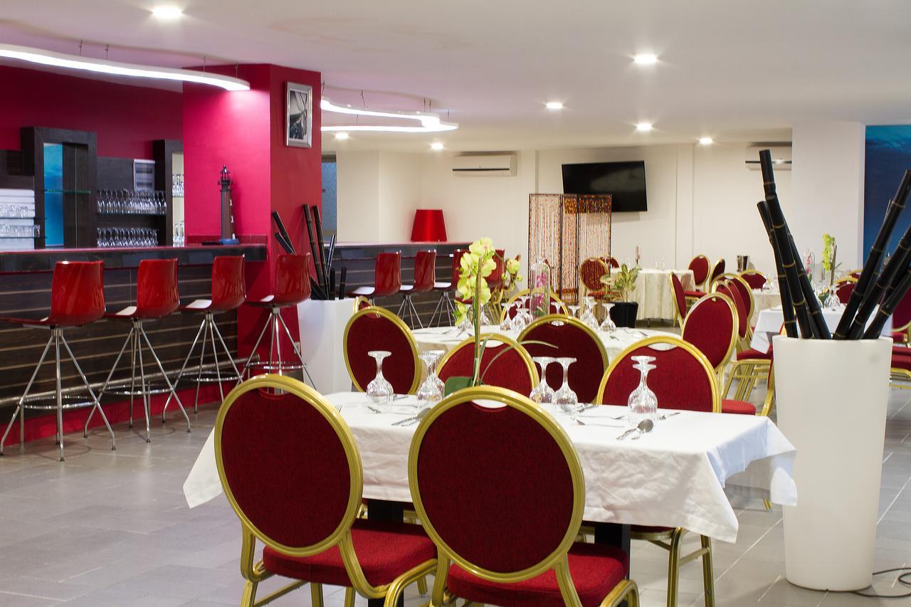 Hotel le Vaisseau Abidjan Extérieur photo