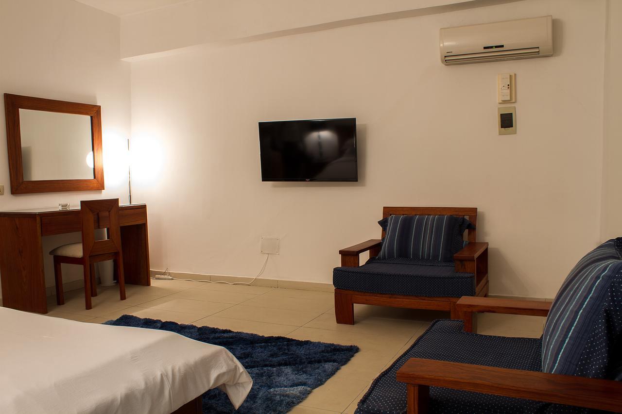 Hotel le Vaisseau Abidjan Extérieur photo